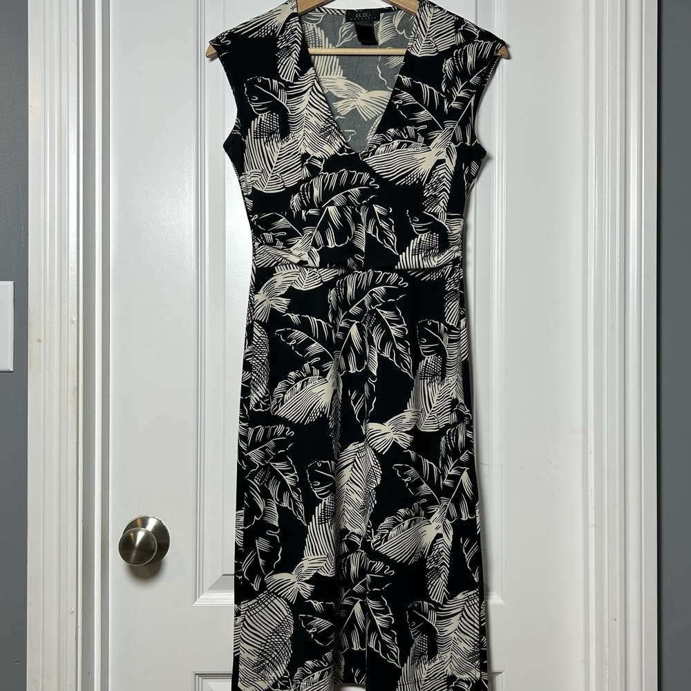 BCBGMAXAZRIA Black Cream Tropical‎ Palm Banana Jersey Knit V-Neck A-Line Dress